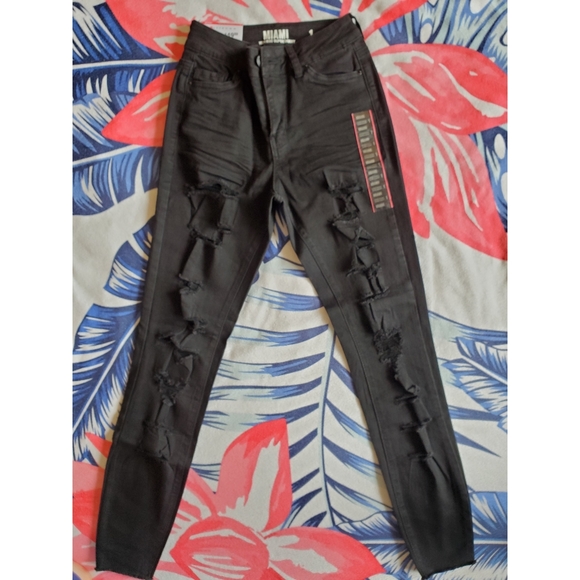 Size 1-NiceButt Distressed Miami High Rise-Black - Picture 2 of 7